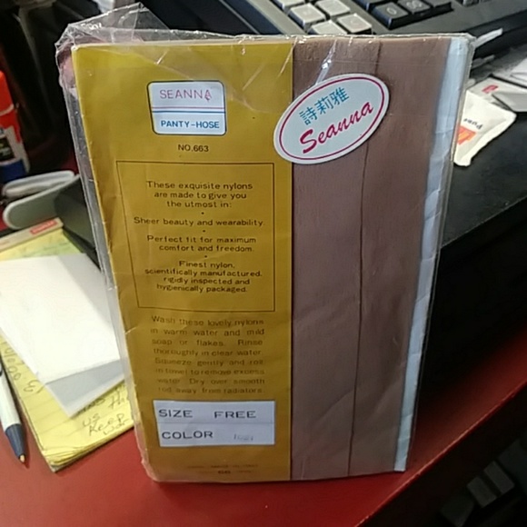 NWOT PANTYHOSE 100% NYLON - Picture 2 of 2